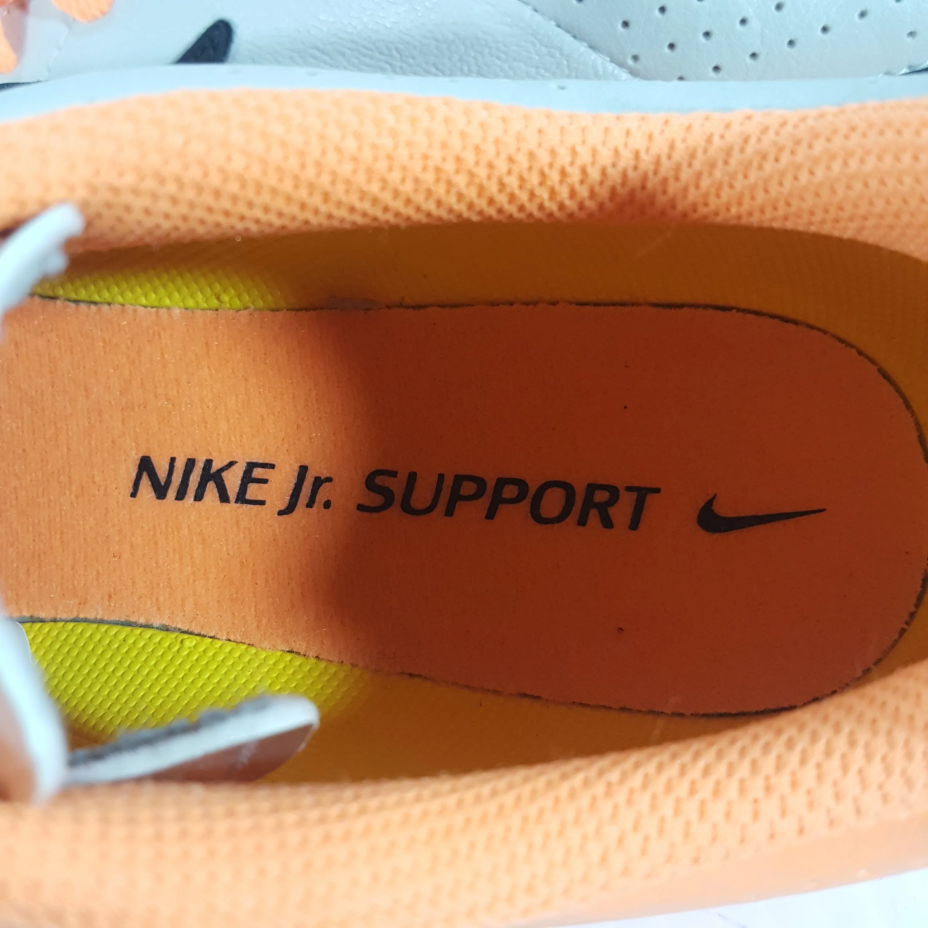 Nike Youth Outdoor Soccer Cleats - Size 5.5Y - Pre-Owned 6RXQT8