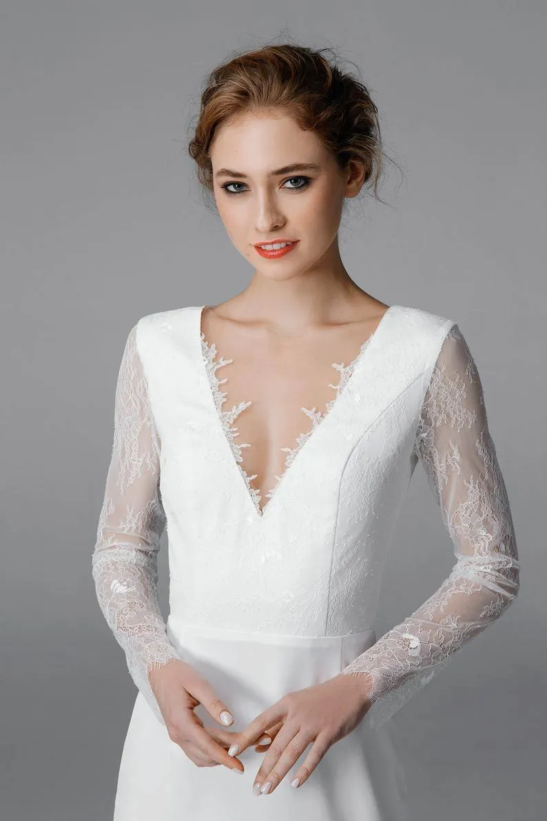 Royal open back  wedding dress Simple lace long sleeve Bridal Gown TN217