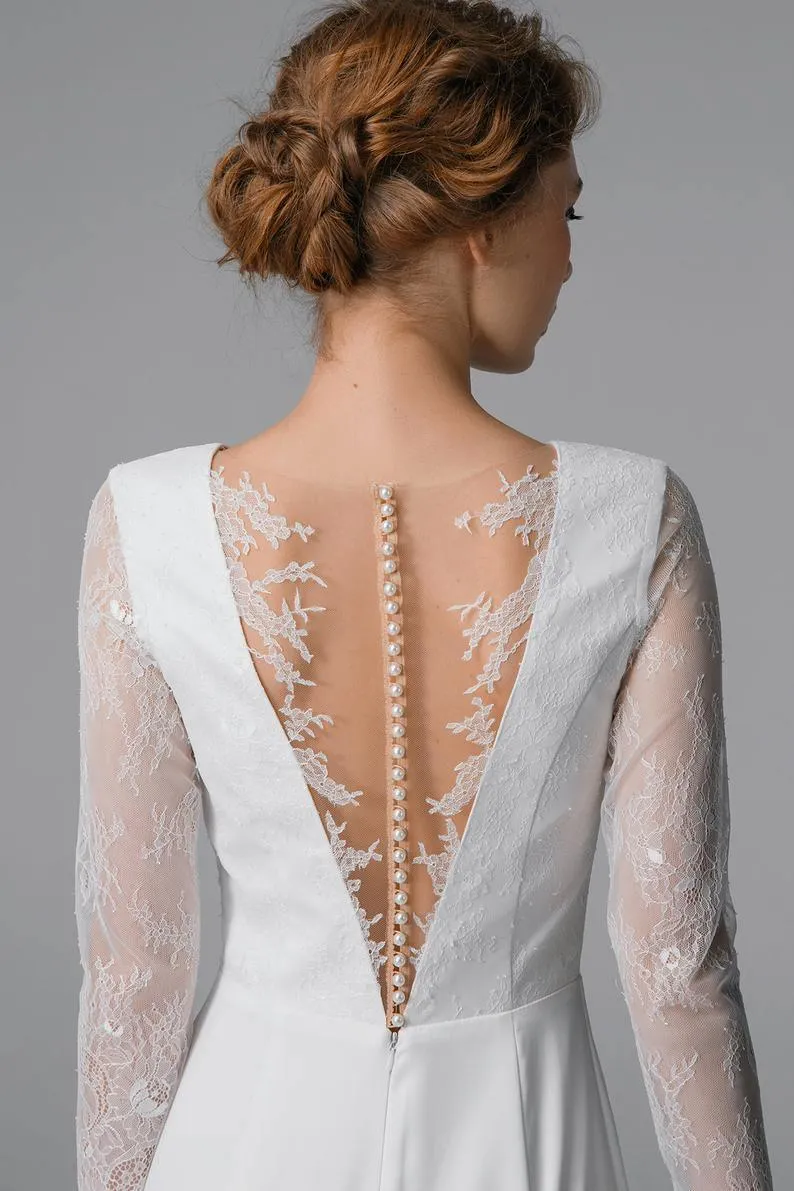 Royal open back  wedding dress Simple lace long sleeve Bridal Gown TN217
