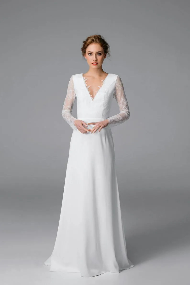 Royal open back  wedding dress Simple lace long sleeve Bridal Gown TN217