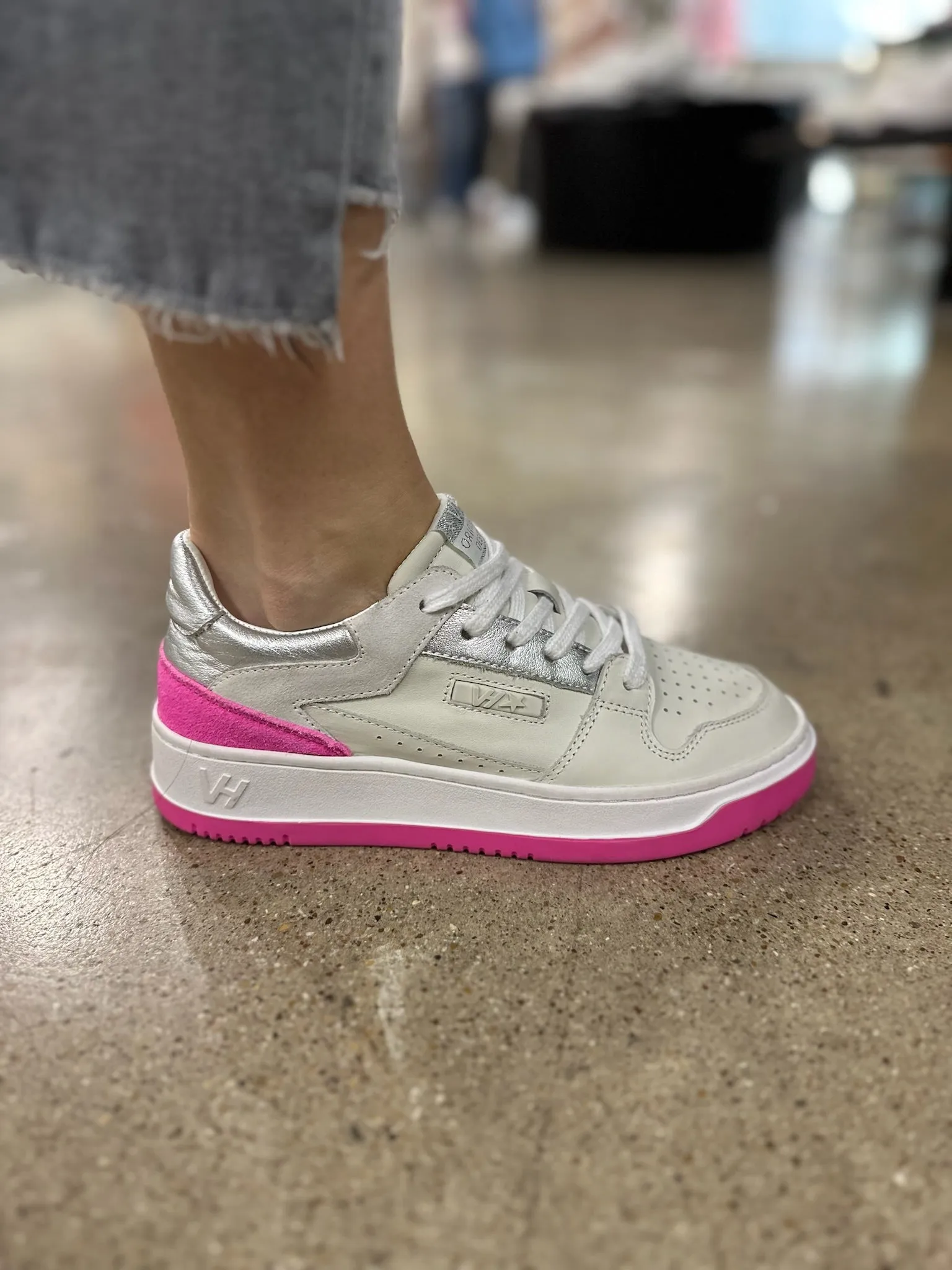Vintage Havana Finesse 2 Sneakers- Neon Pink