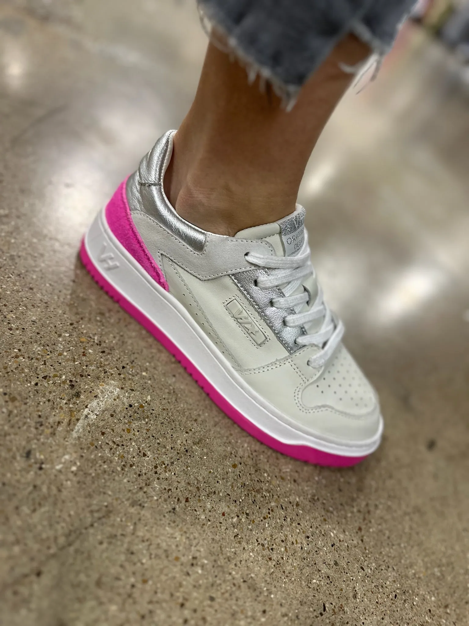 Vintage Havana Finesse 2 Sneakers- Neon Pink